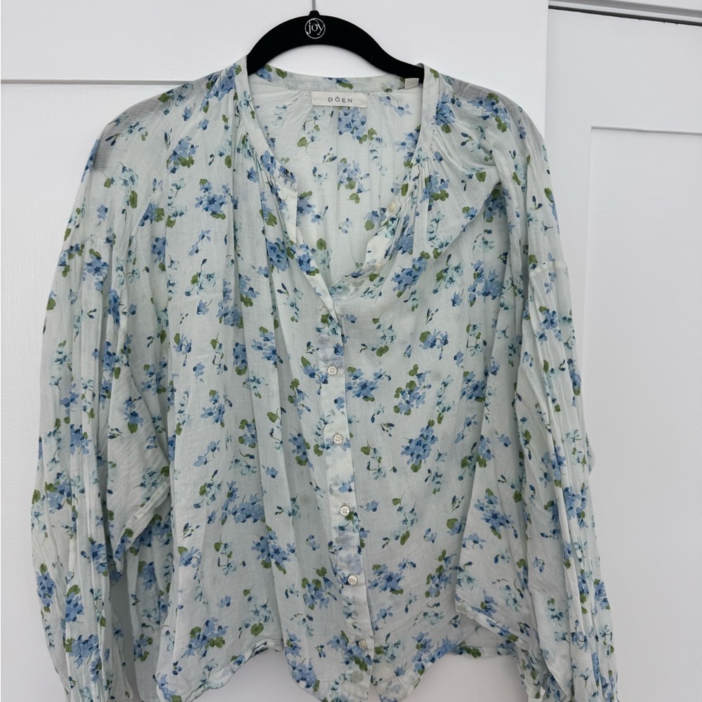 Doen Jane Blouse blue floral pattern